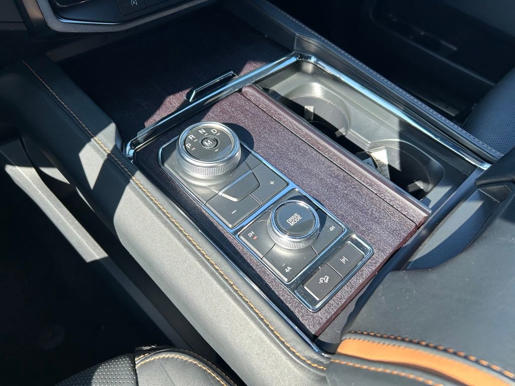 Used 2023 Ford Expedition Platinum image 17