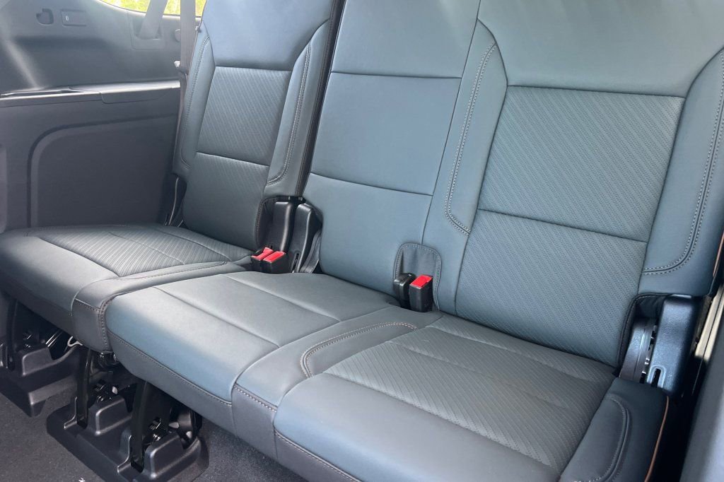 New 2026 GMC Yukon XL AT4 w/ AT4 Premium Plus Package AWD/4WD image 13