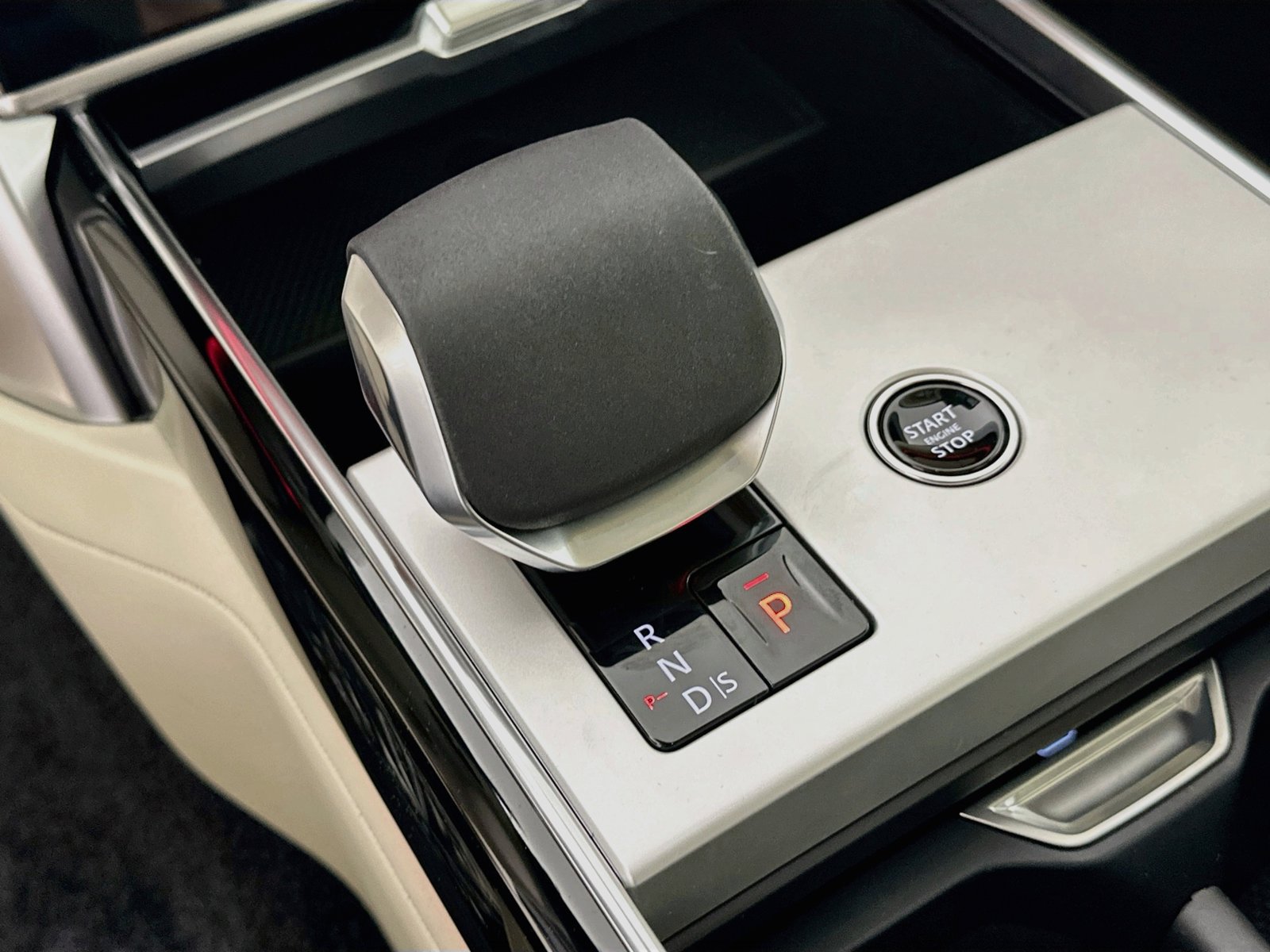 New 2026 Land Rover Range Rover SE AWD/4WD image 27