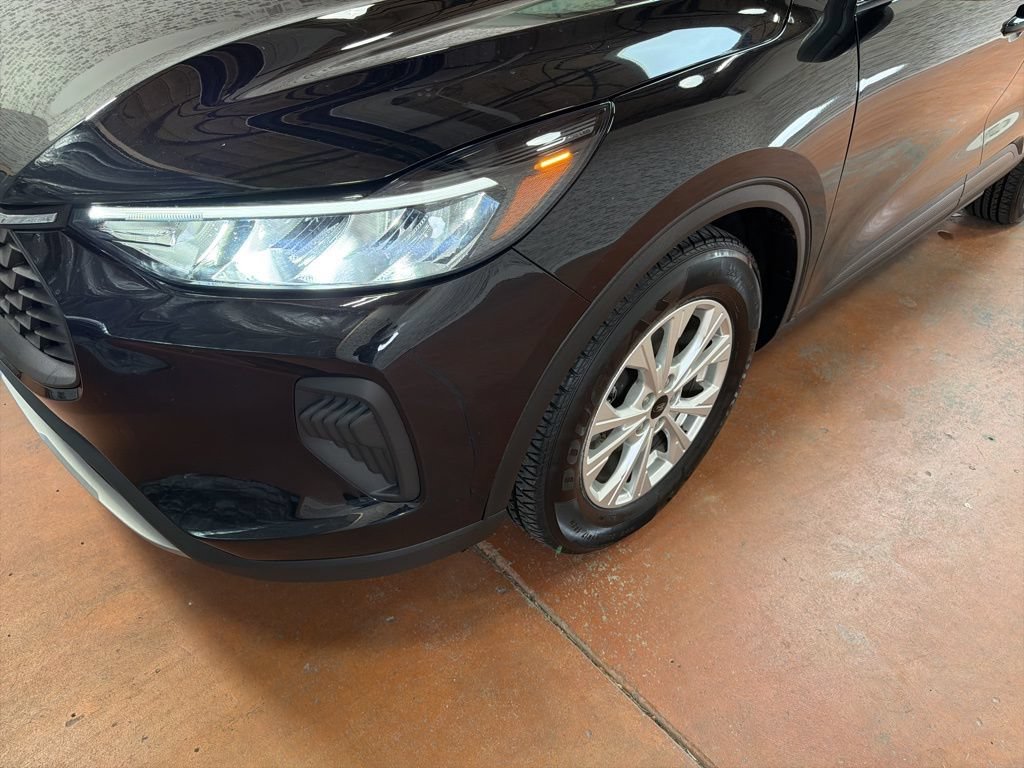 Used 2023 Ford Escape Active FWD image 8