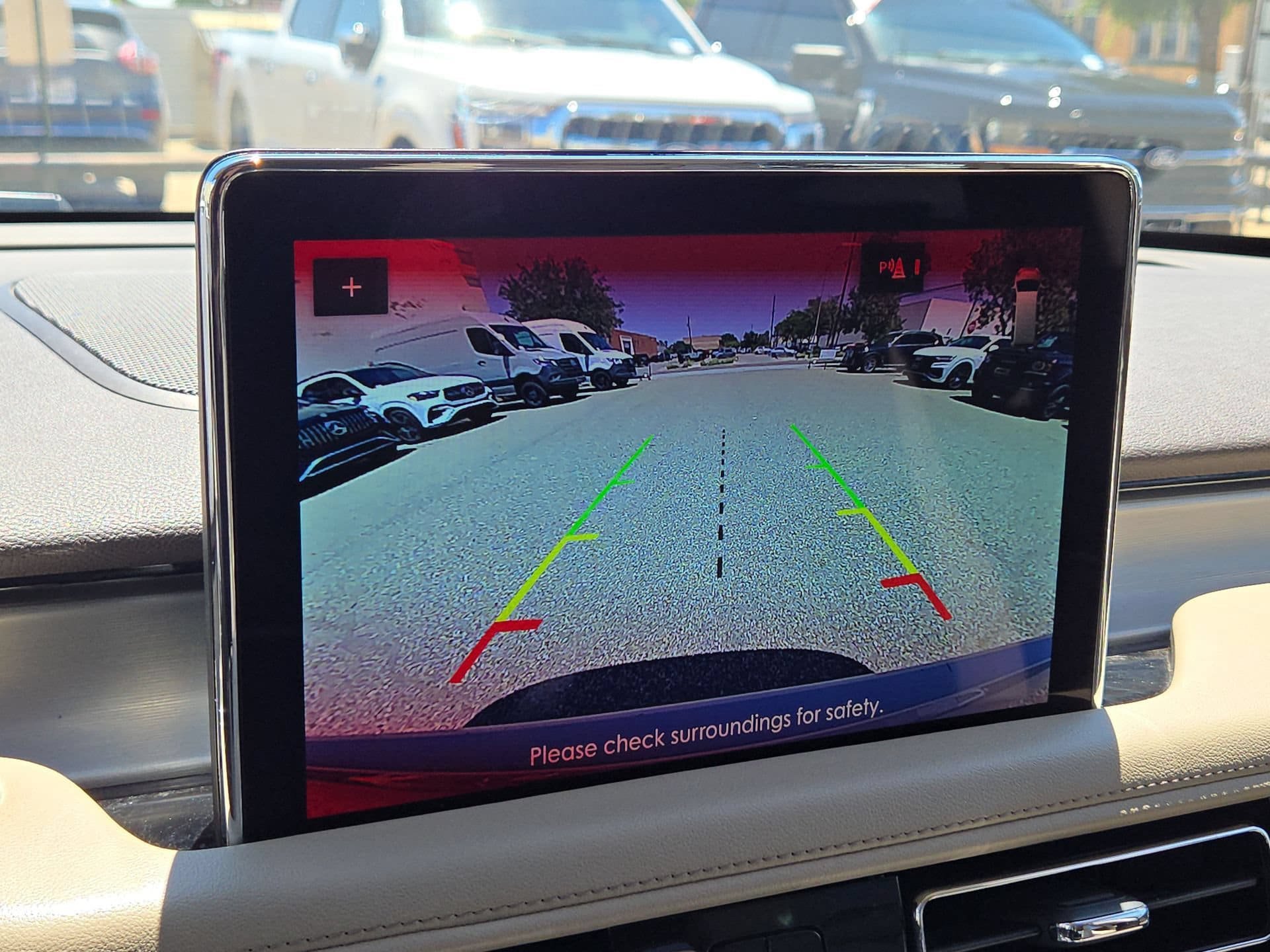 Used 2023 Lincoln Aviator 2WD w/ Premium Package image 18