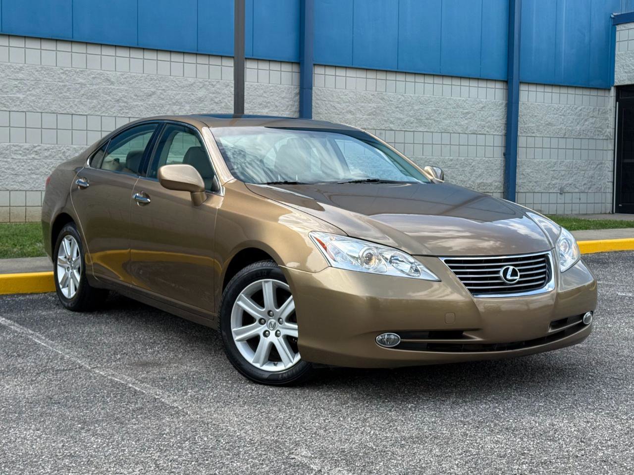 Used 2007 Lexus ES 350 w/ Luxury Pkg & Navigation FWD image 3