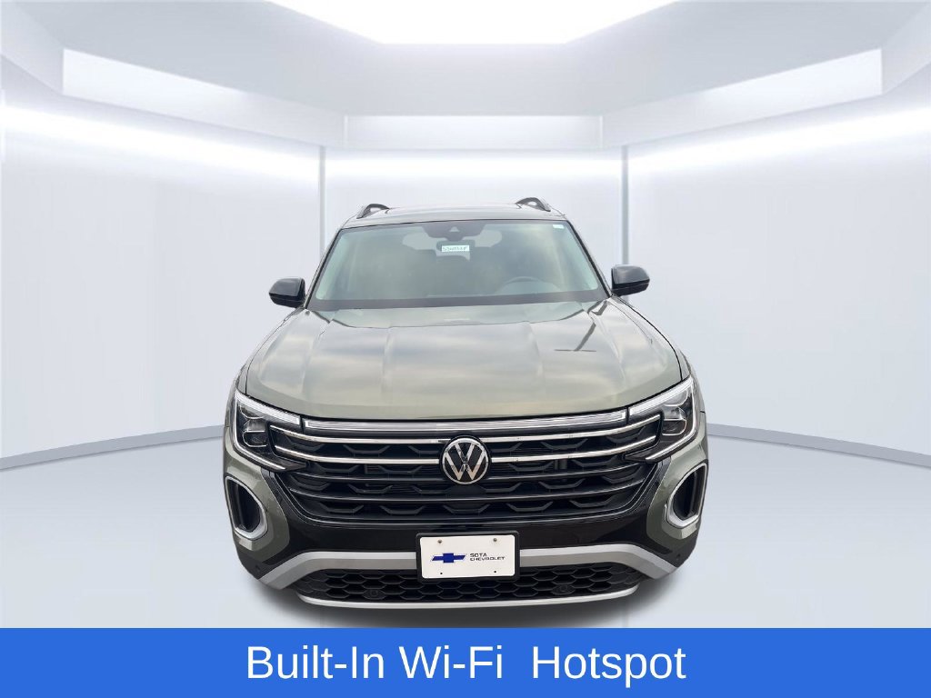 Used 2024 Volkswagen Atlas Peak Edition SE AWD/4WD image 10
