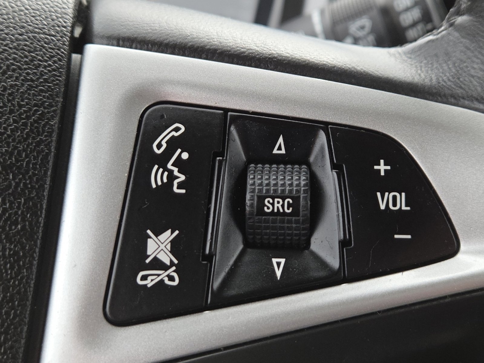 Used 2015 Chevrolet Equinox LT w/ Driver Convenience Package image 30