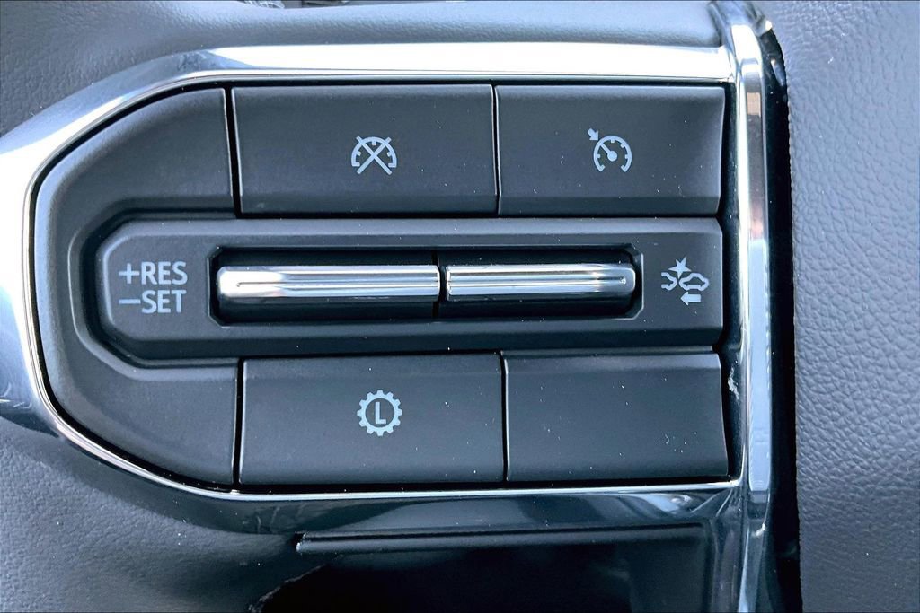 Used 2025 GMC Yukon Denali w/ LPO, Floor Liner Package AWD/4WD image 11