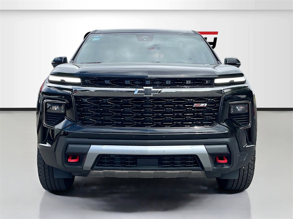 Used 2024 Chevrolet Traverse Z71 image 2