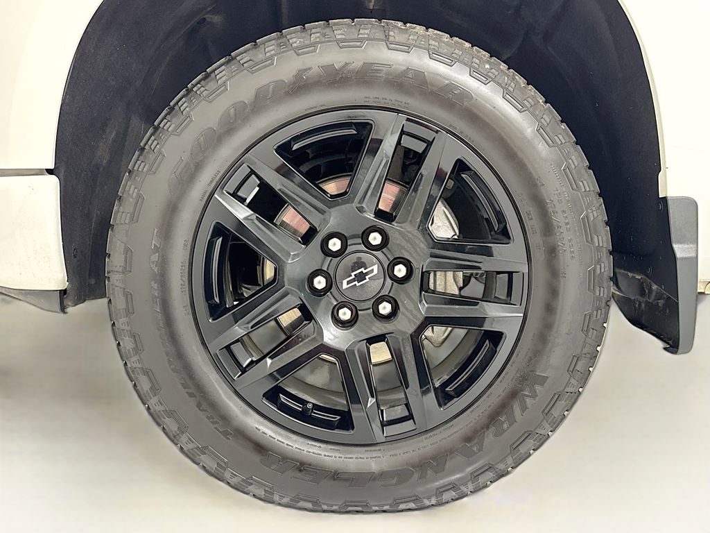Used 2023 Chevrolet Silverado 1500 Custom w/ LPO, Dark Essentials Package image 25