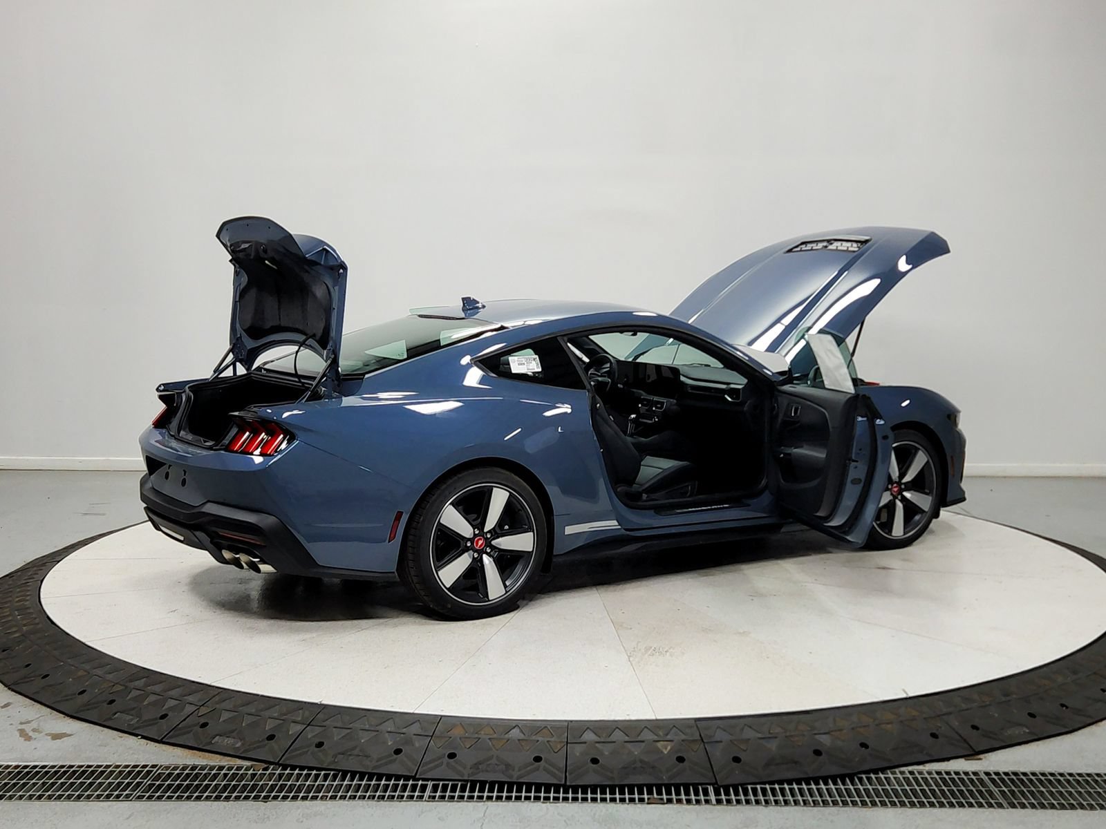 New 2025 Ford Mustang GT Premium w/ 60th Anniversary Package RWD image 15