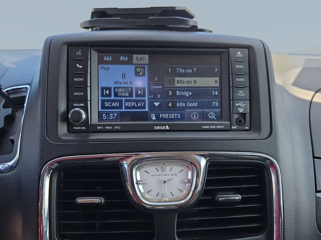 Used 2011 Chrysler Town & Country Touring FWD image 22