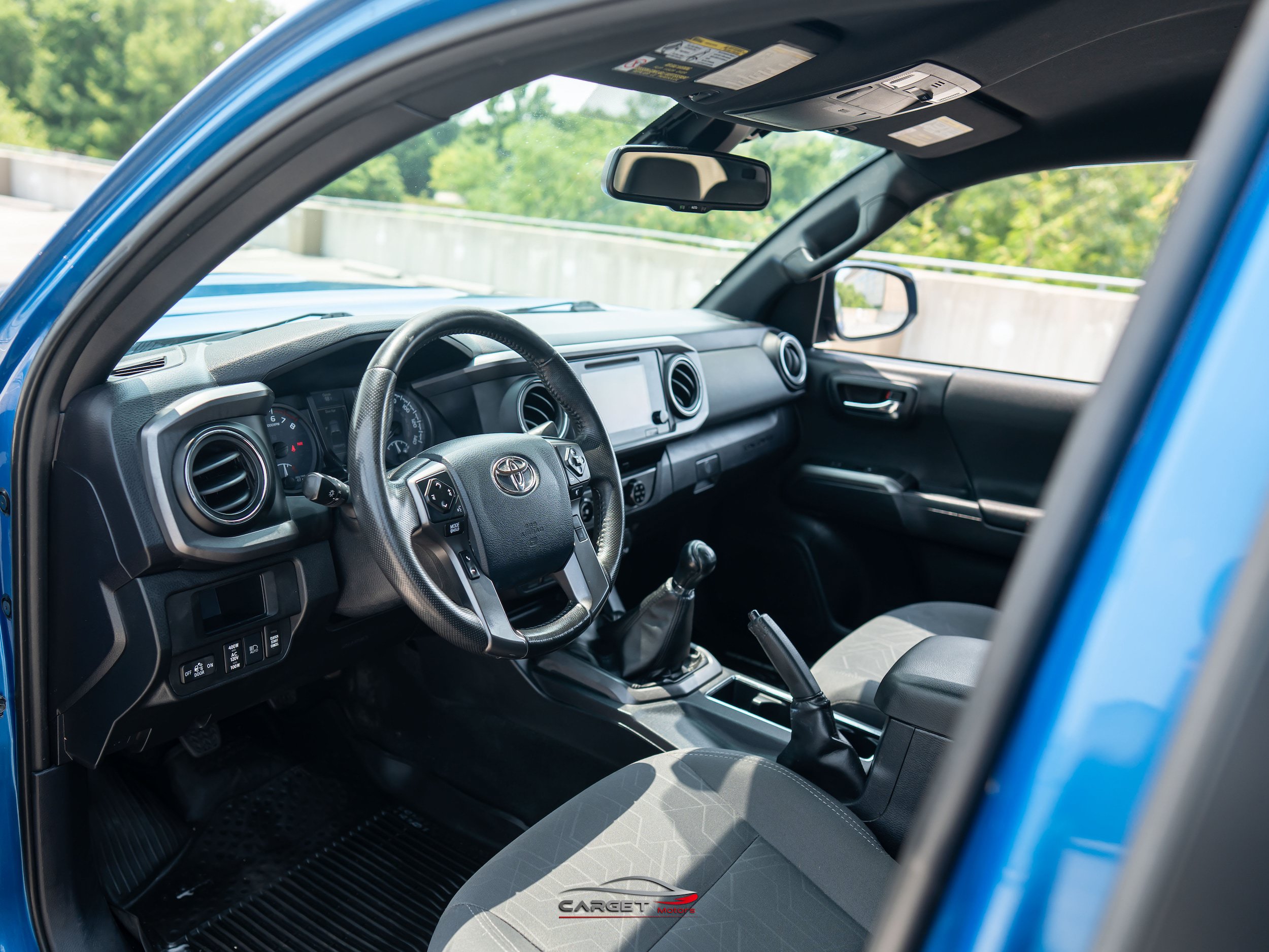Used 2018 Toyota Tacoma TRD Sport AWD/4WD image 13