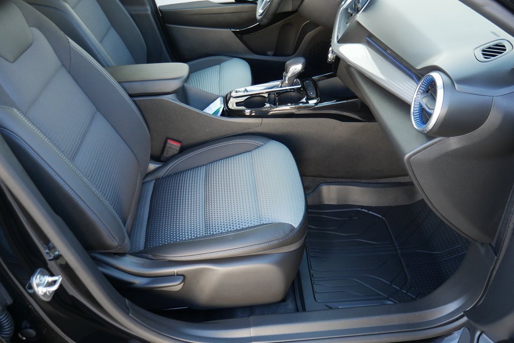 Used 2025 Chevrolet Trax LT w/ Driver Confidence Package image 21