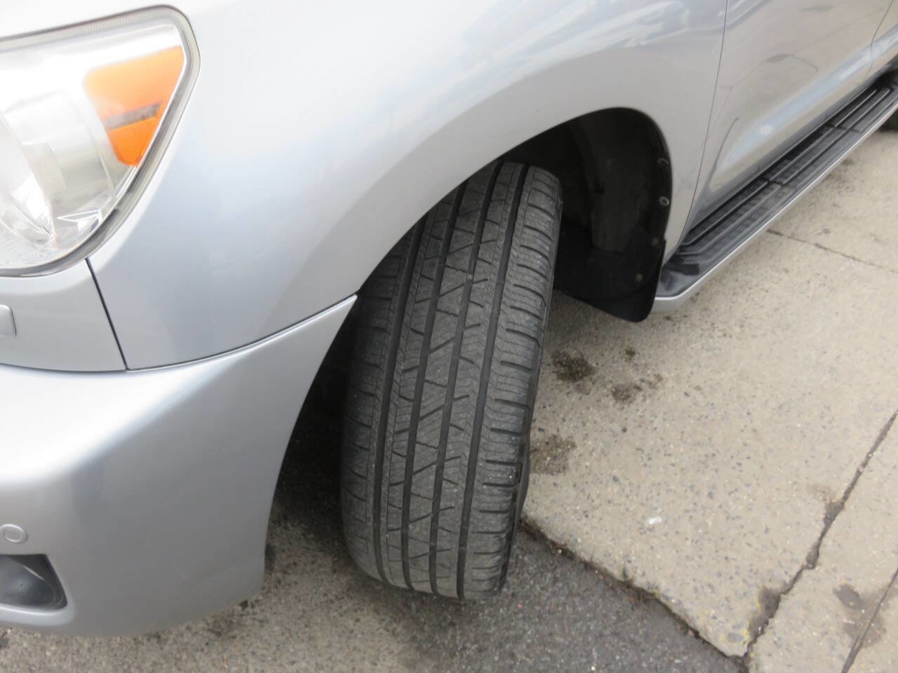 Used 2012 Toyota Sequoia Limited image 33