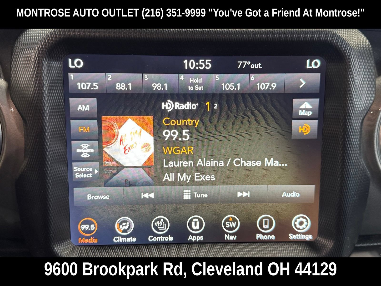 Used 2021 Jeep Wrangler Unlimited Sahara w/ Uconnect 4C Nav & Sound Group AWD/4WD image 28