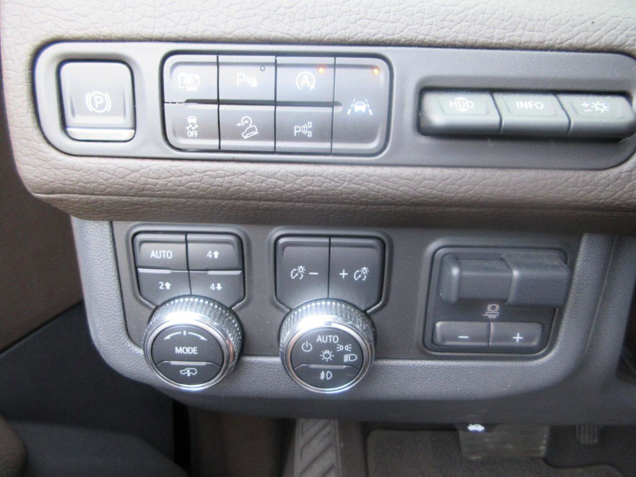 Used 2024 GMC Yukon Denali w/ Advanced Technology Package image 62