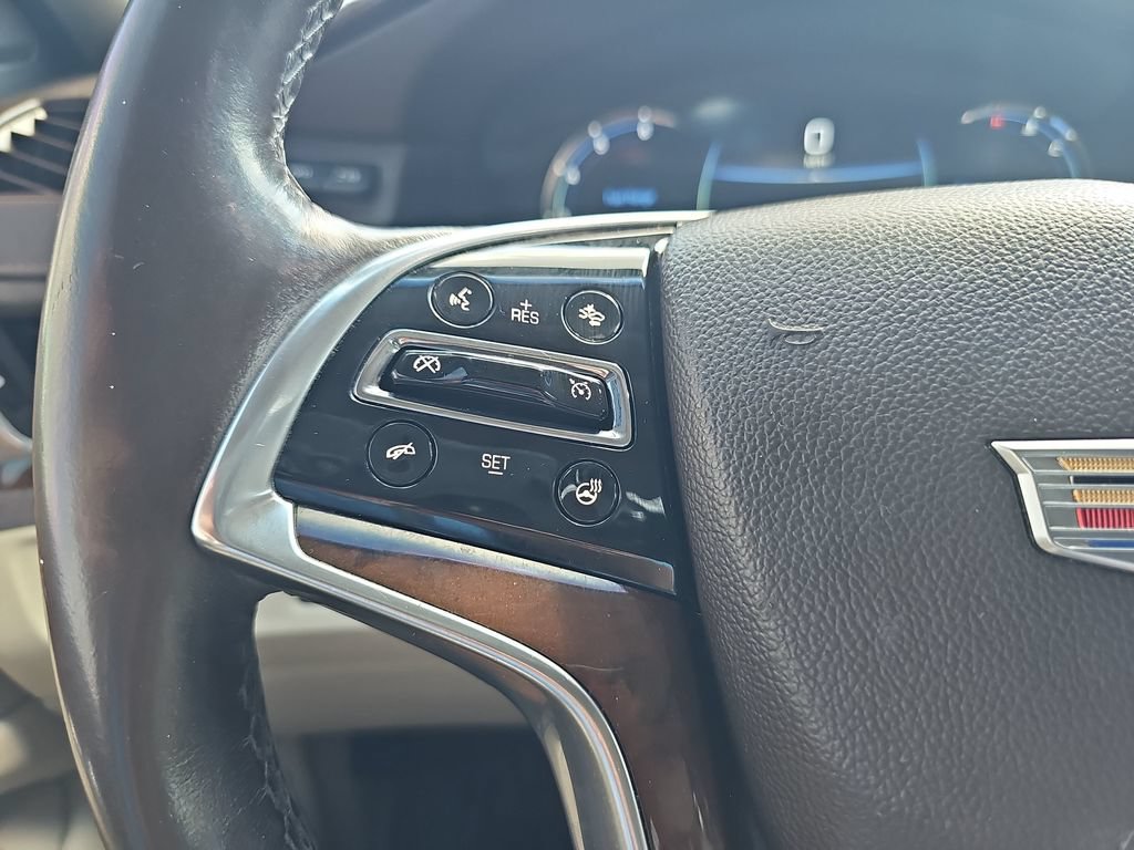 Used 2017 Cadillac Escalade ESV Luxury RWD image 17