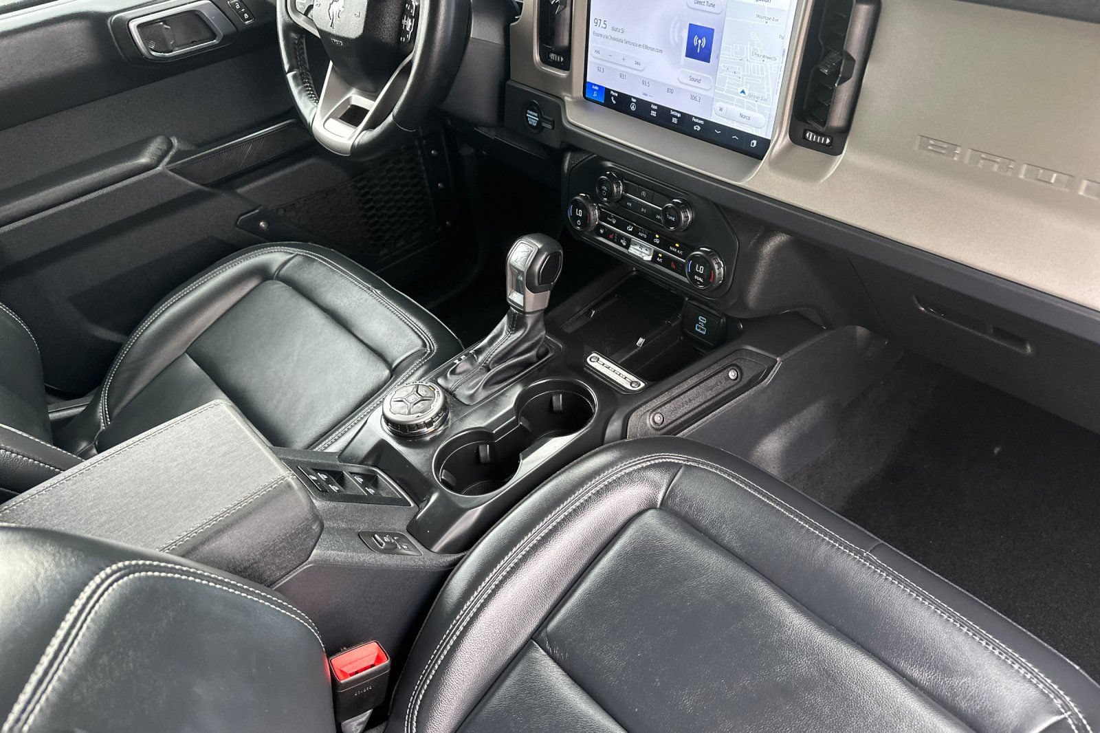 Used 2025 Ford Bronco Outer Banks AWD/4WD image 16