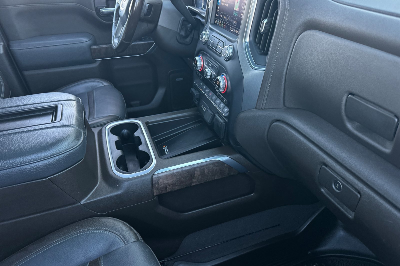 Used 2022 GMC Sierra 1500 Denali w/ Denali Reserve Package AWD/4WD image 15