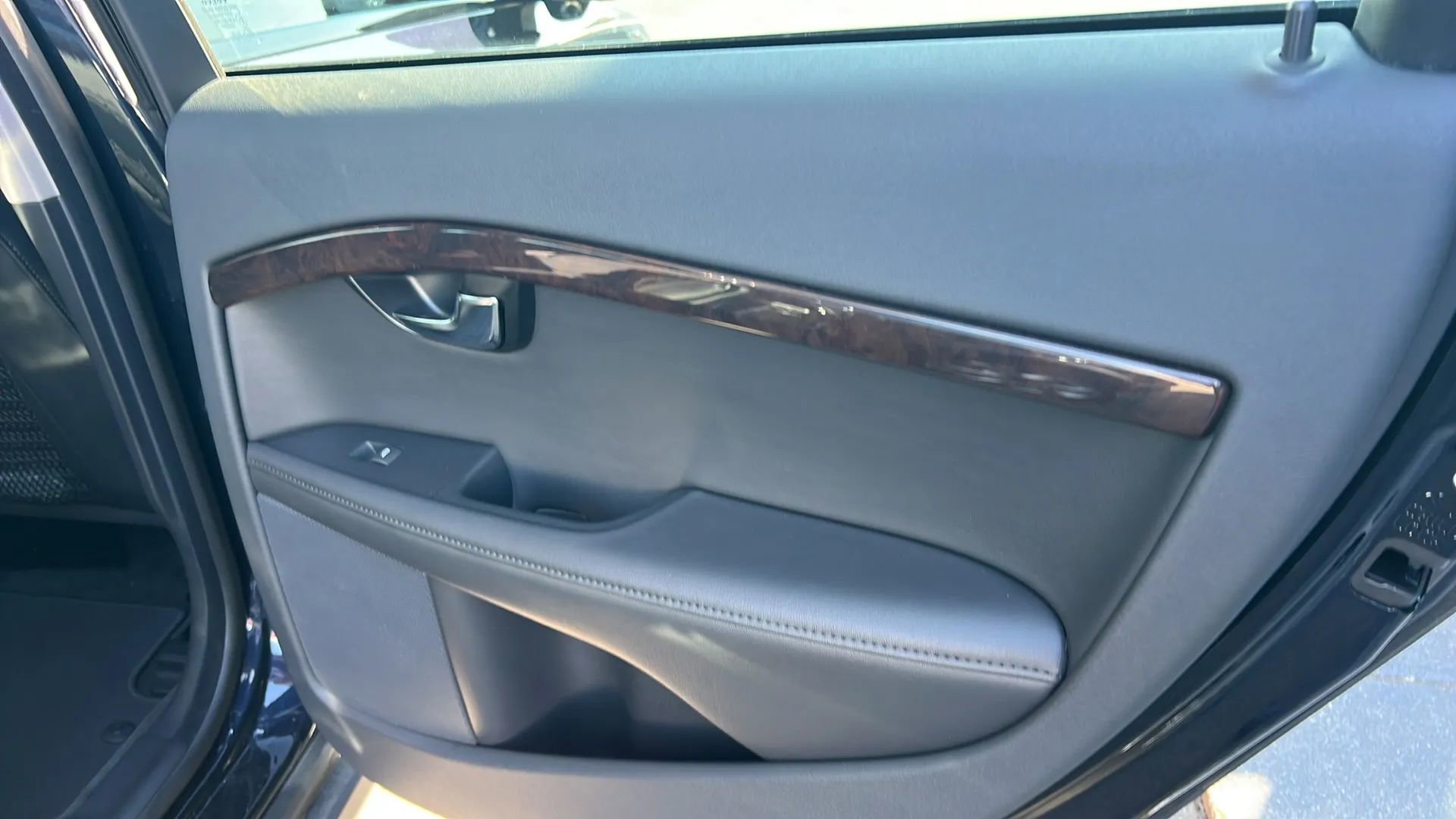 Used 2016 Volvo XC70 T5 Premier w/ Proximity Package AWD/4WD image 21