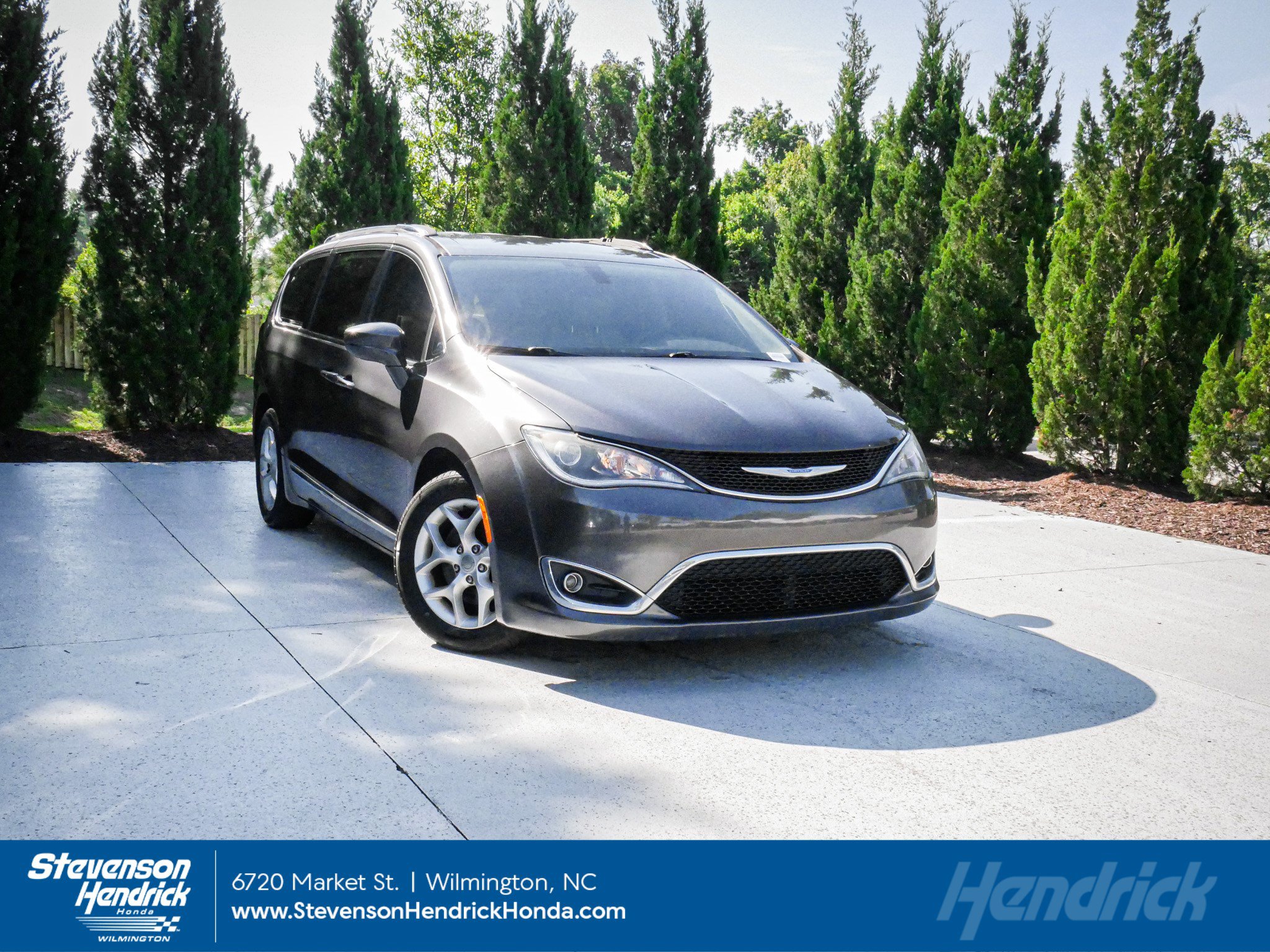 Used 2018 Chrysler Pacifica Touring-L Plus w/ Tire & Wheel Group