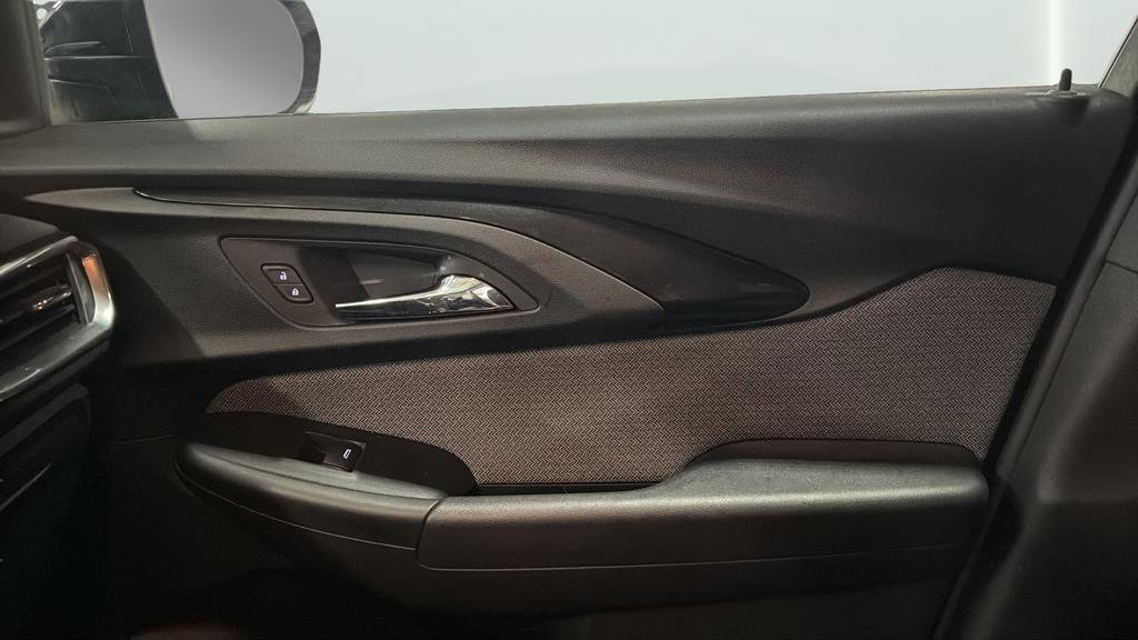 Used 2023 Chevrolet TrailBlazer LT FWD image 13