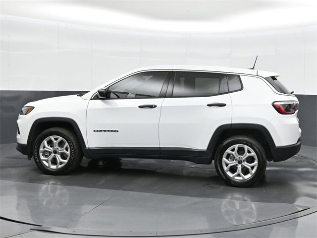 Used 2025 Jeep Compass Sport image 6