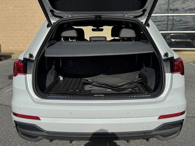 Certified 2025 Audi Q3 2.0T Premium Plus w/ Premium Plus Package image 19