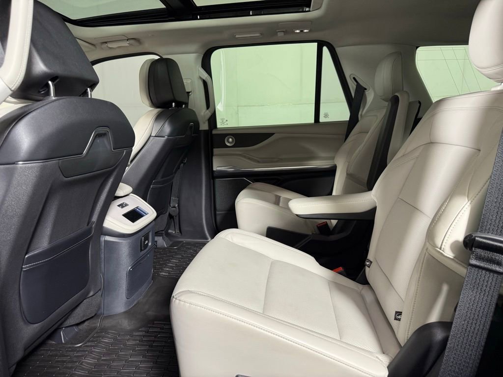Certified 2025 Lincoln Navigator Reserve image 52