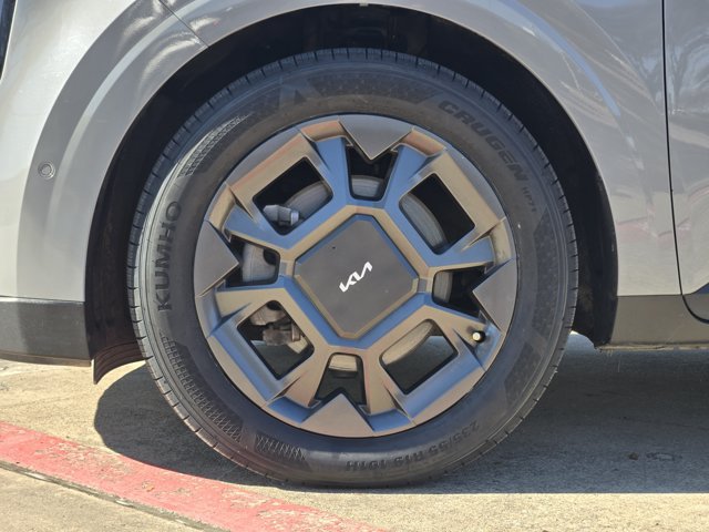 Used 2025 Kia Carnival SX FWD image 13