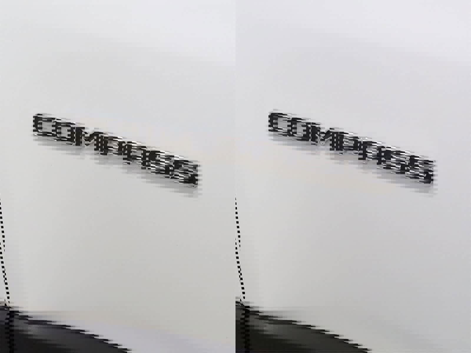 Used 2025 Jeep Compass Latitude image 12