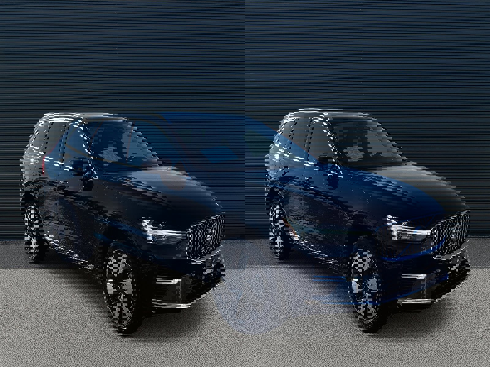 Certified 2023 Volvo XC60 T8 Ultimate w/ Climate Package image 3