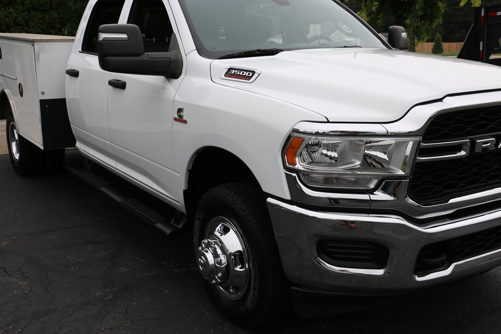 Used 2024 RAM 3500 Tradesman w/ Chrome Appearance Group AWD/4WD image 39