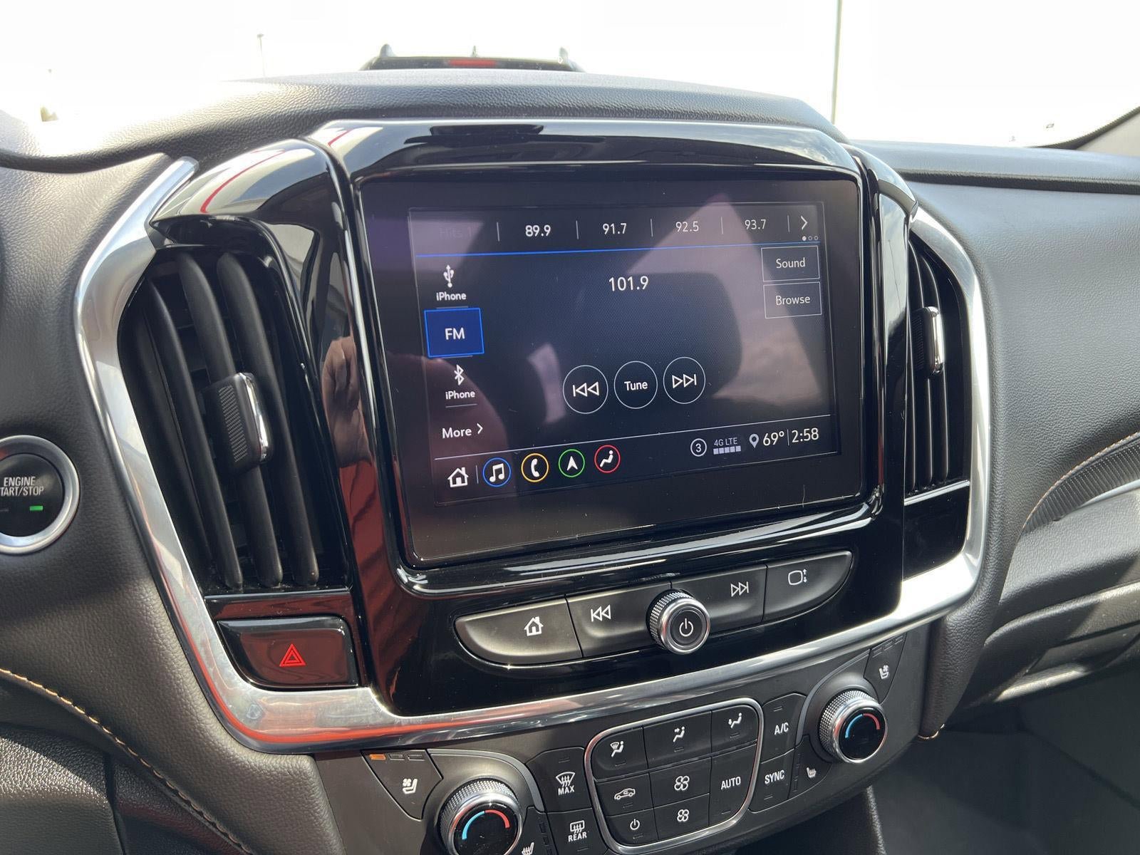 Used 2020 Chevrolet Traverse Premier w/ Redline Edition AWD/4WD image 17