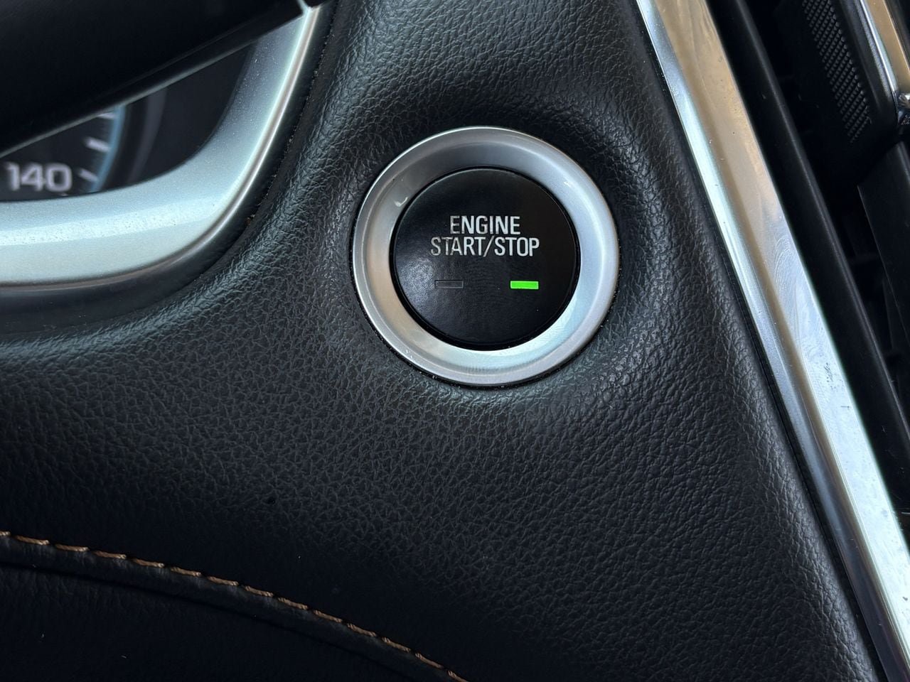 Used 2020 Chevrolet Traverse LT AWD/4WD image 18