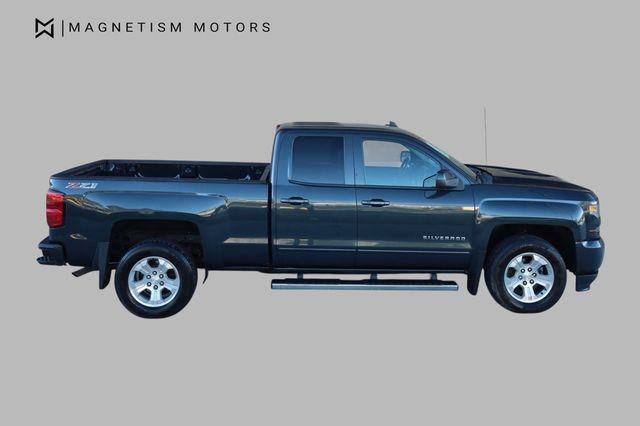 Used 2017 Chevrolet Silverado 1500 LT w/ All Star Edition AWD/4WD image 2