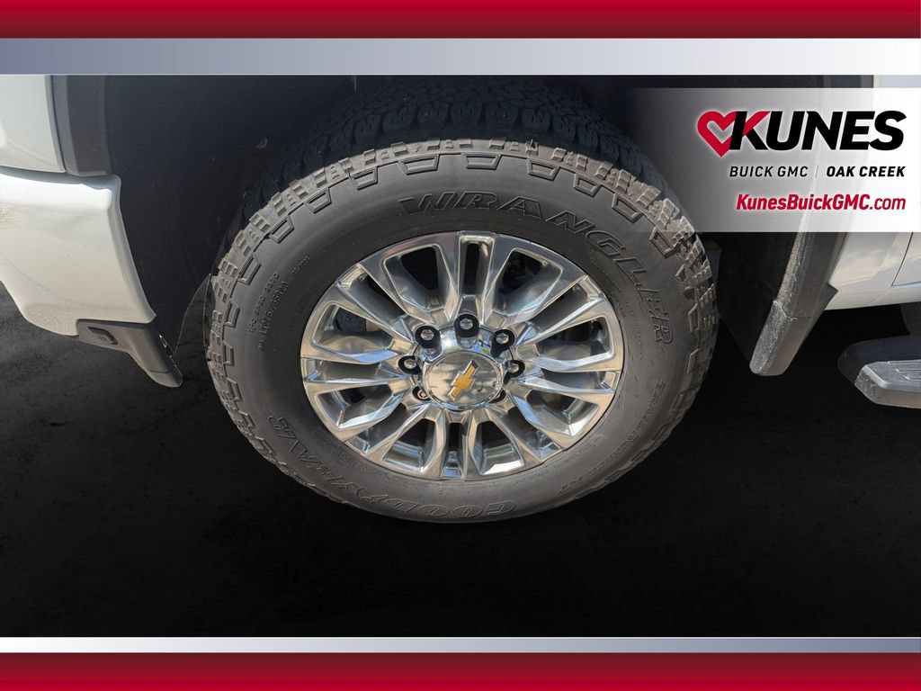 Used 2022 Chevrolet Silverado 3500 High Country w/ Safety Package II AWD/4WD image 13