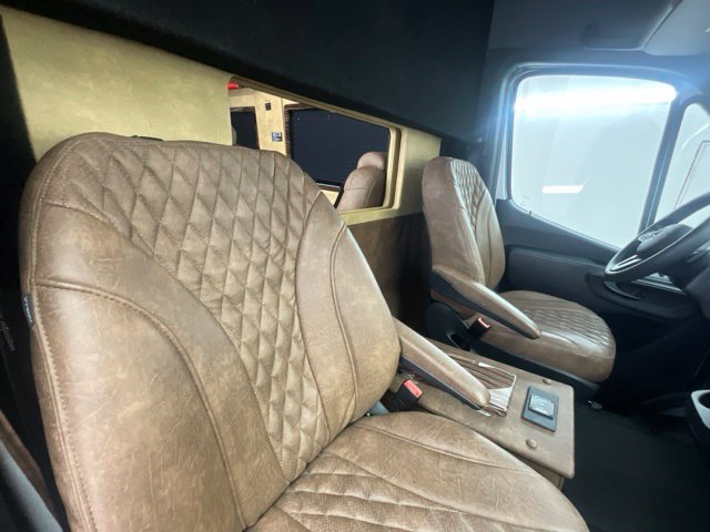 Used 2021 Mercedes-Benz Sprinter 2500 image 15