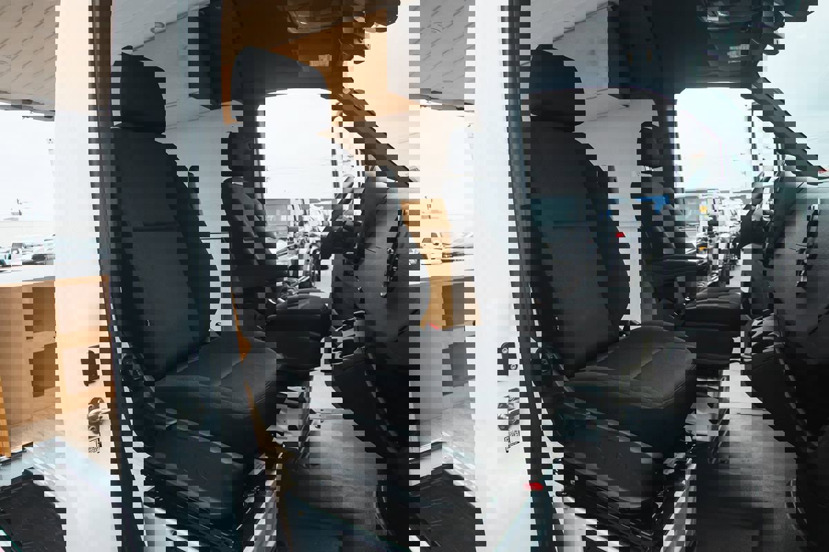 Used 2021 Mercedes-Benz Sprinter 2500 image 11