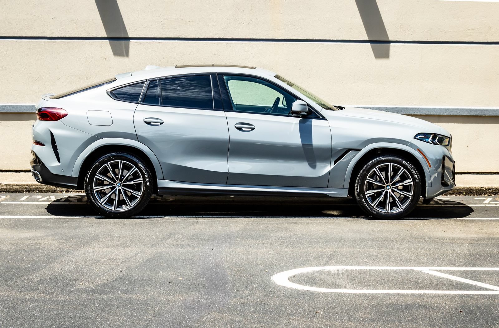 Used 2026 BMW X6 xDrive40i AWD/4WD image 9