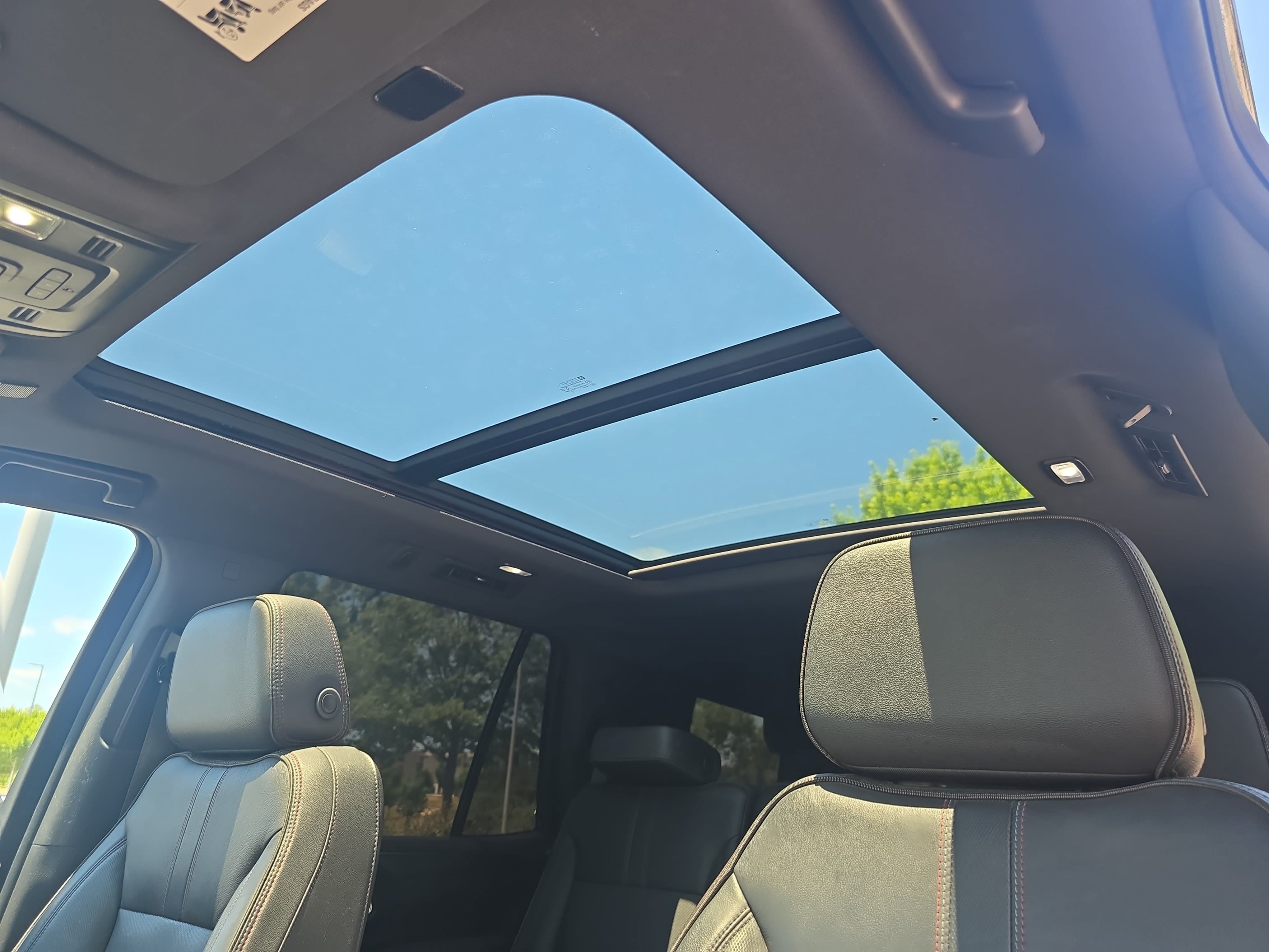 Used 2021 Chevrolet Tahoe RST AWD/4WD image 32