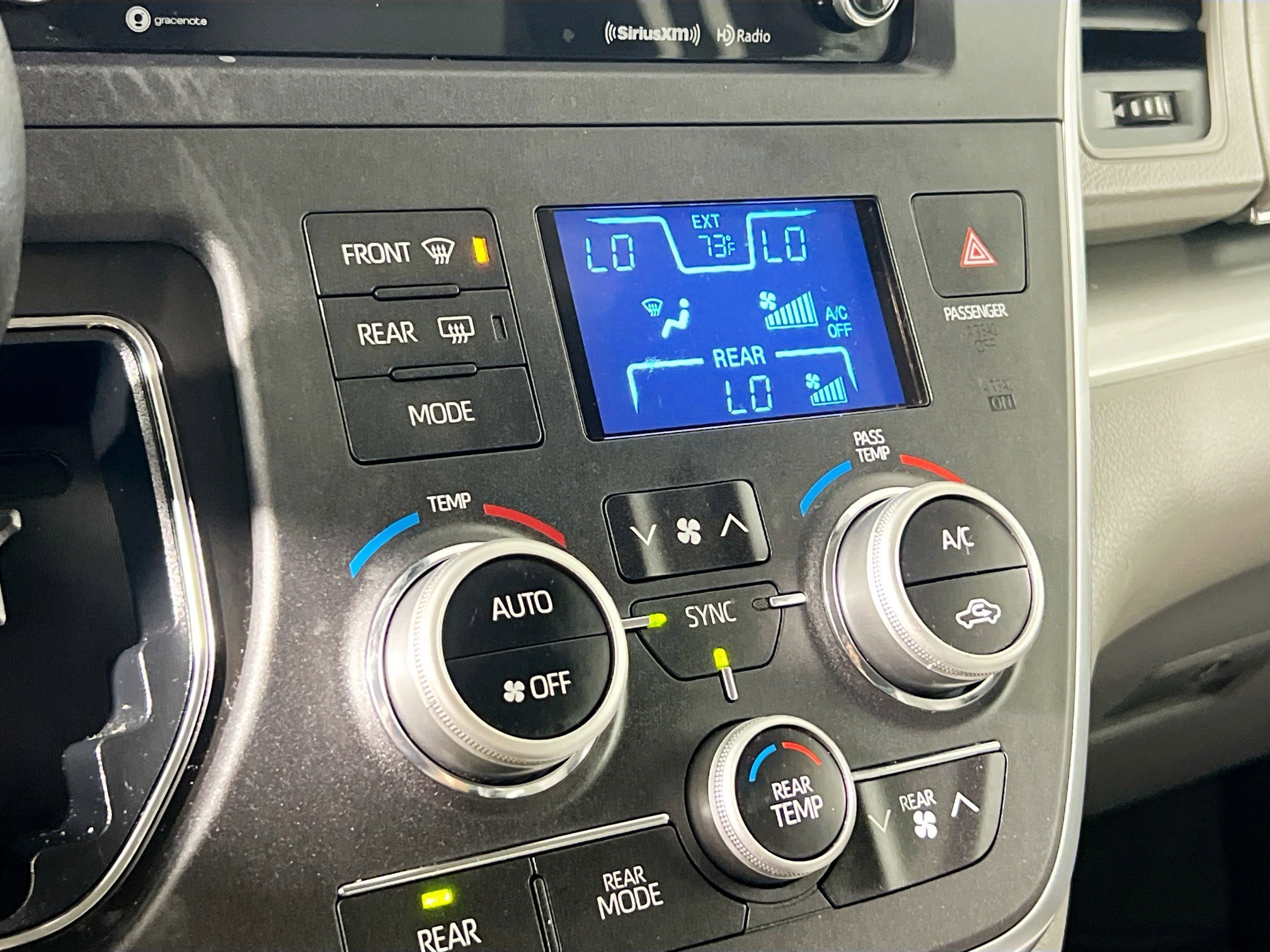 Used 2018 Toyota Sienna LE image 25