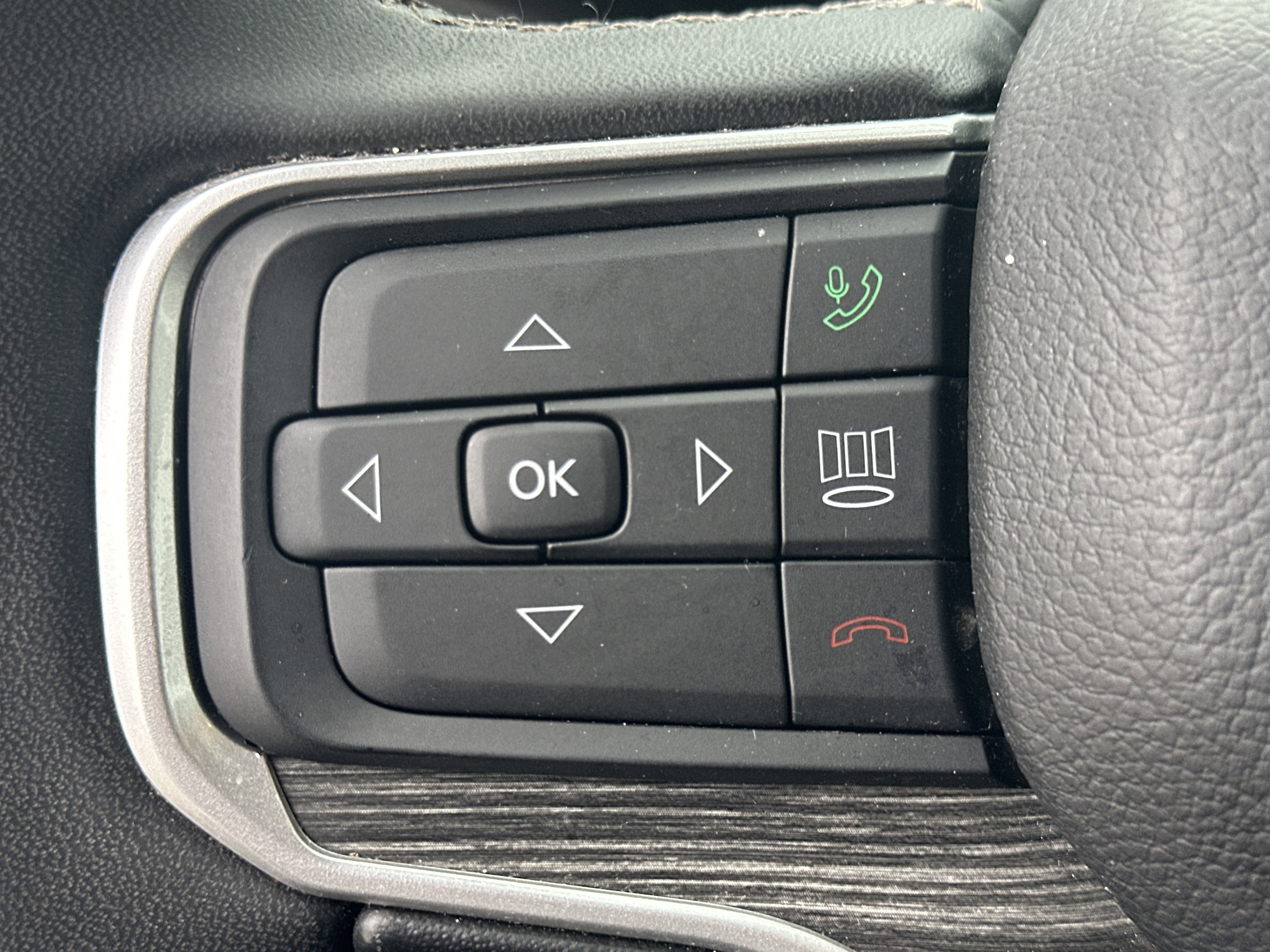 Used 2024 Jeep Wagoneer L Series II image 26