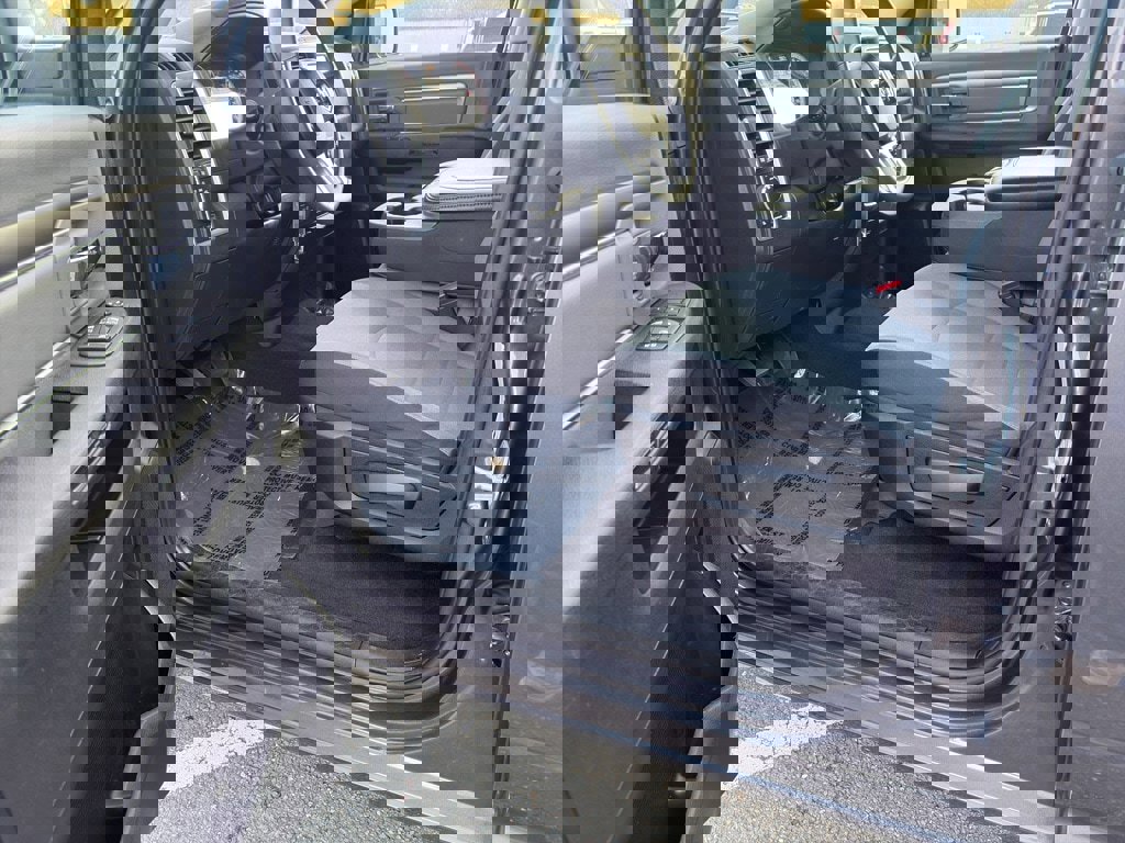 Used 2022 RAM 1500 Classic SLT image 5