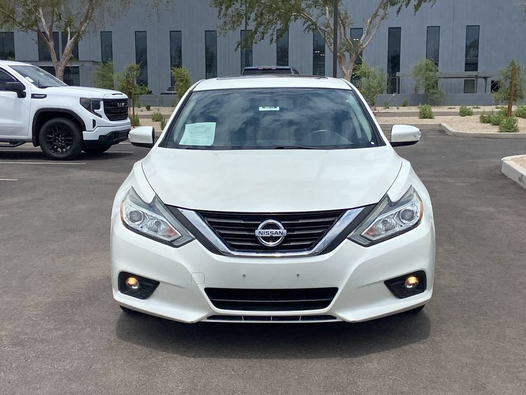 Used 2017 Nissan Altima 2.5 SV w/ Convenience Package FWD image 3
