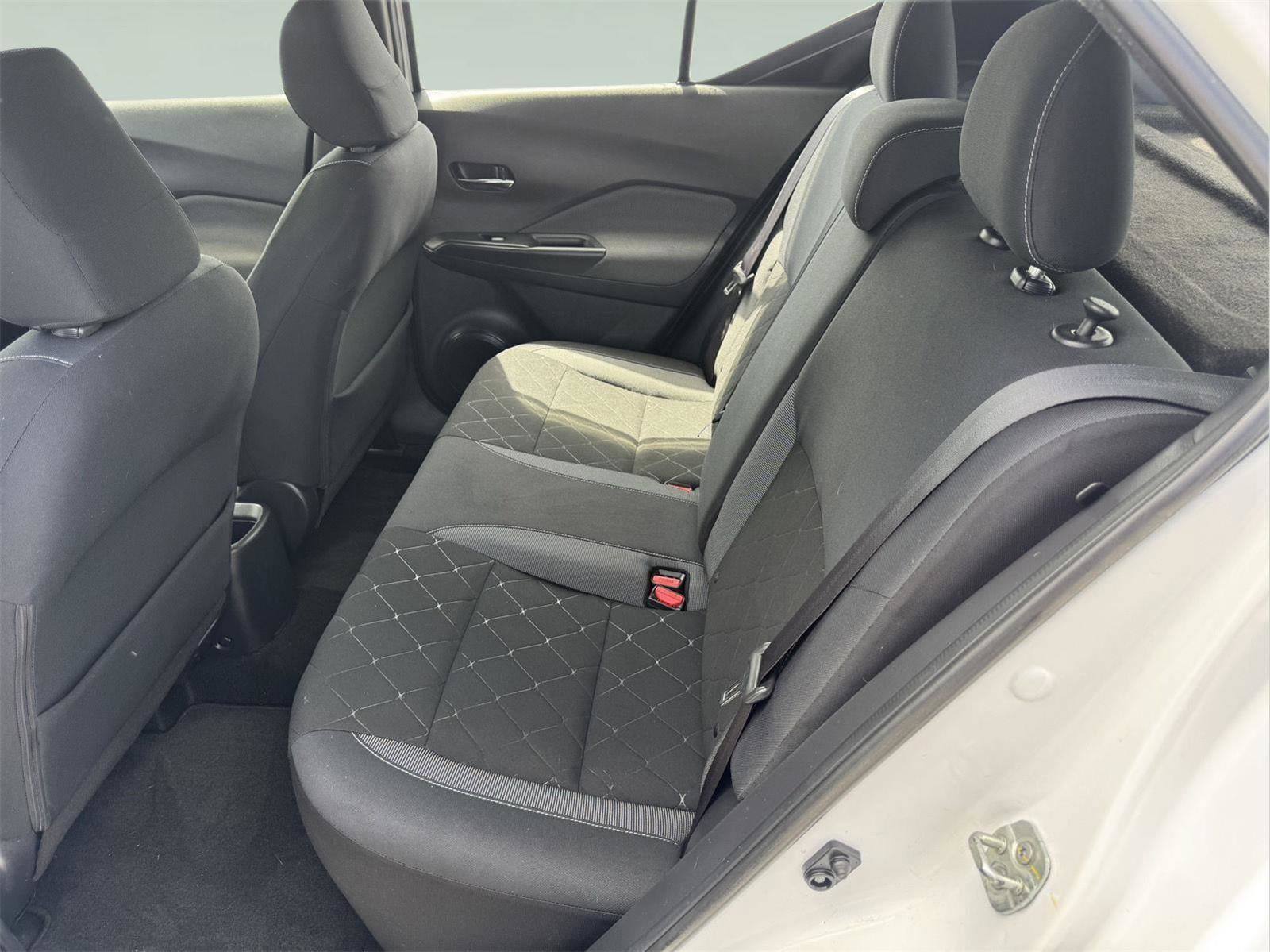 Used 2018 Nissan Kicks SV FWD image 10