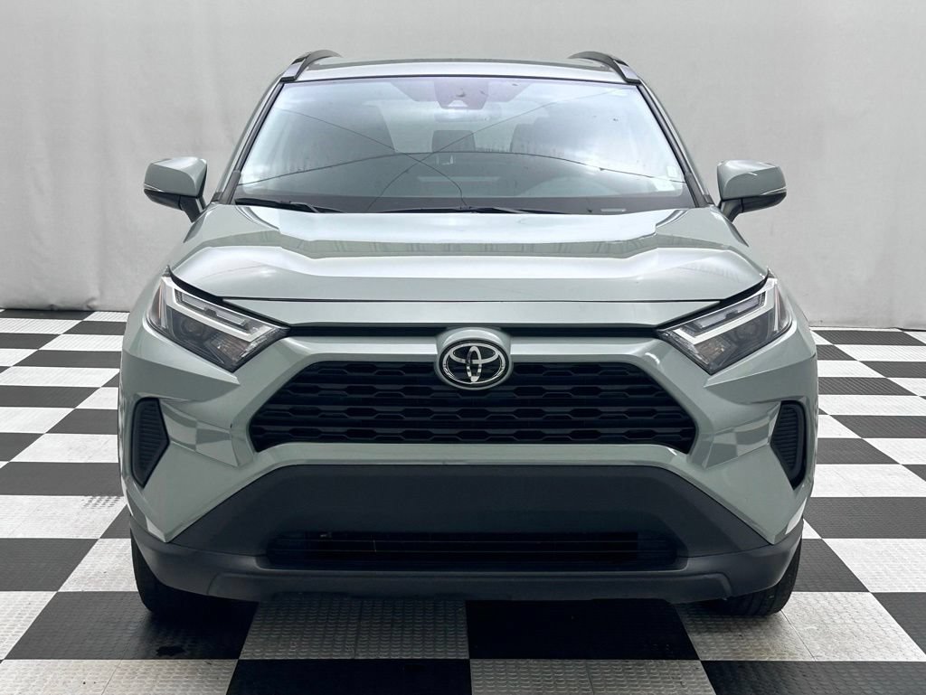 Used 2023 Toyota RAV4 XLE AWD/4WD image 3