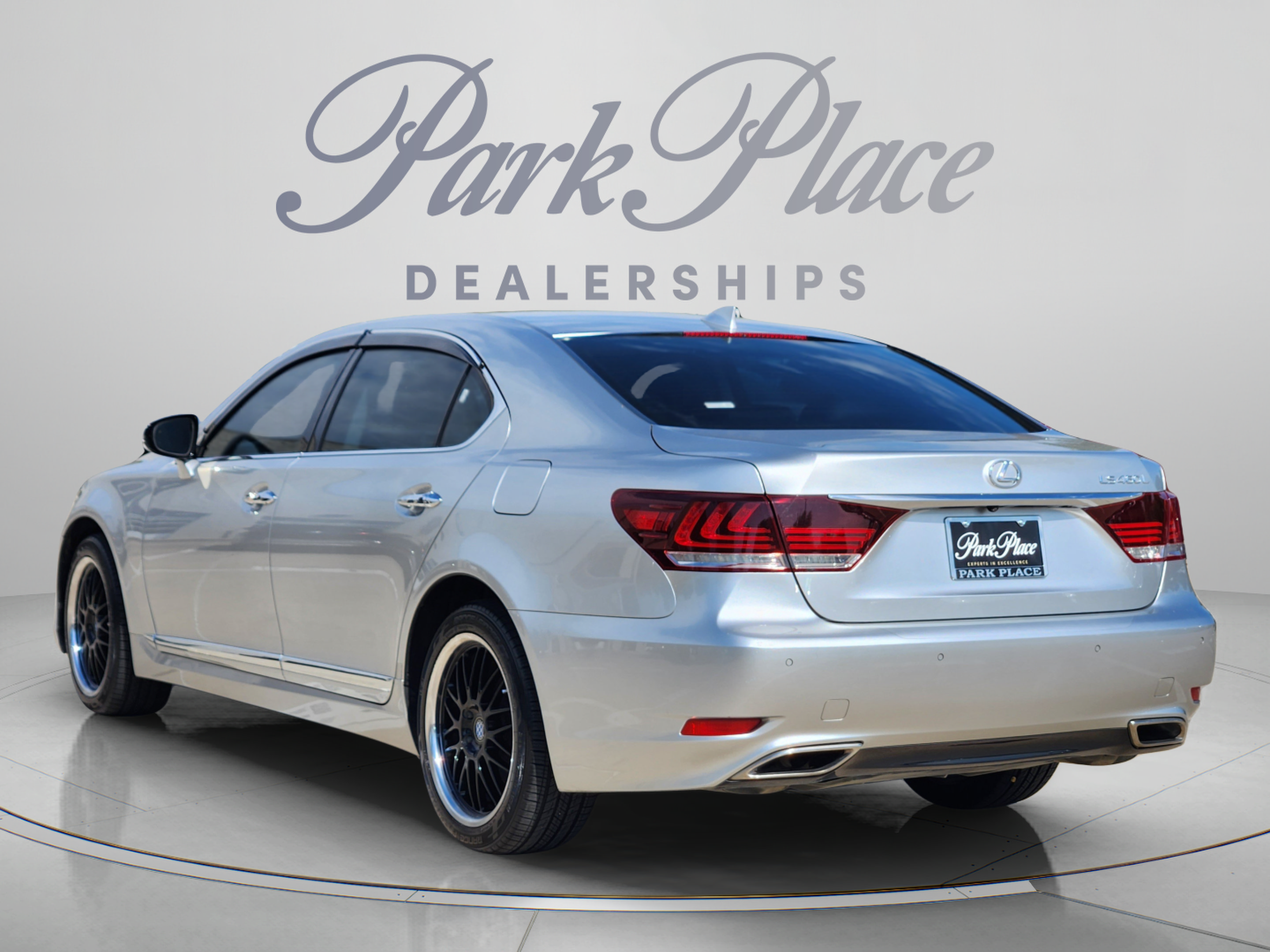Used 2016 Lexus LS 460 L RWD image 3