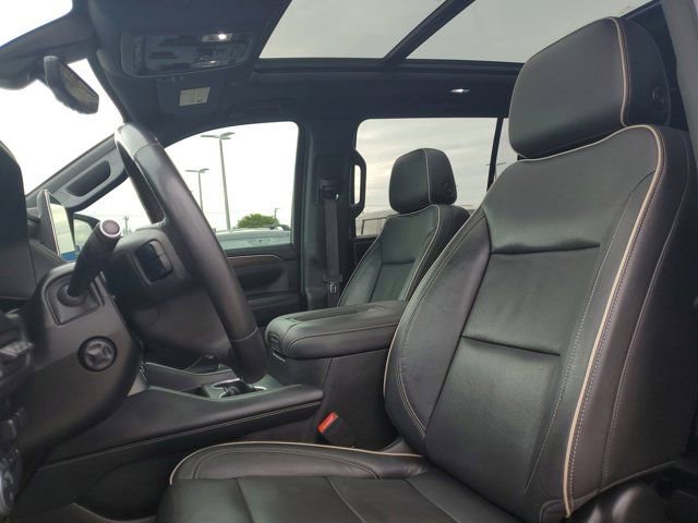 Used 2021 Chevrolet Suburban Premier w/ Premium Package image 25