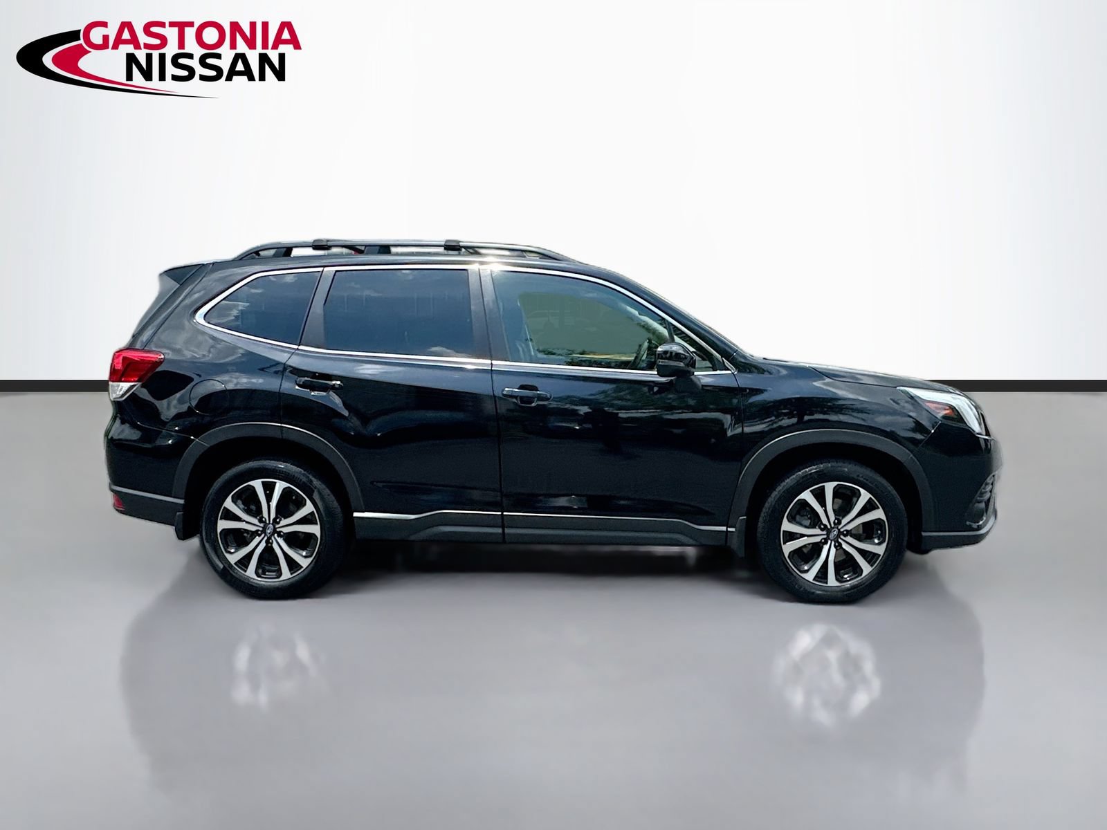 Used 2023 Subaru Forester Limited AWD/4WD image 10