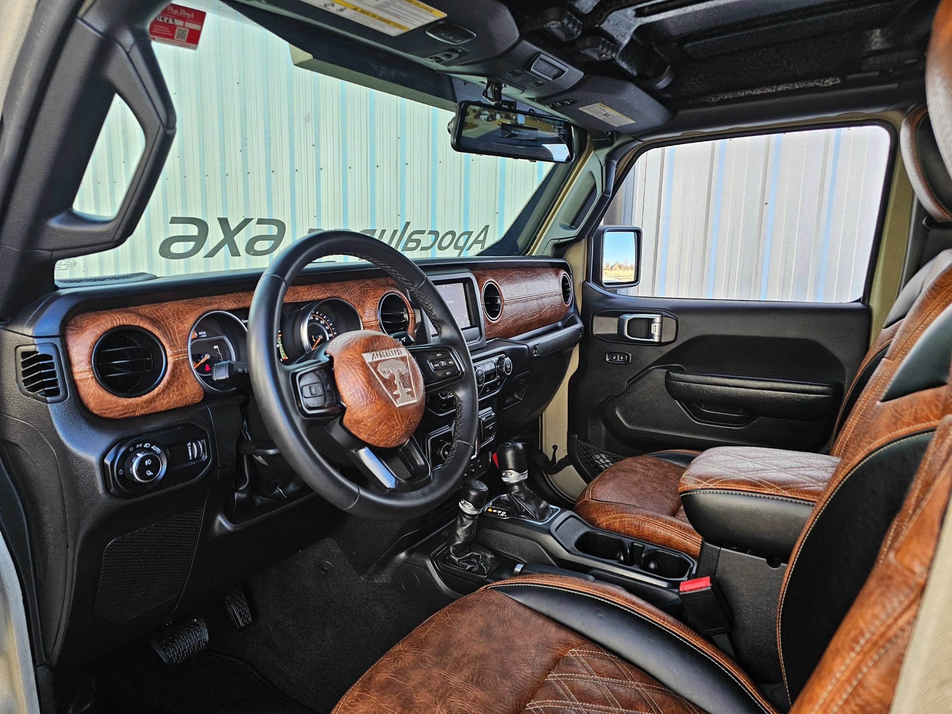 Used 2023 Jeep Gladiator Sport AWD/4WD image 32