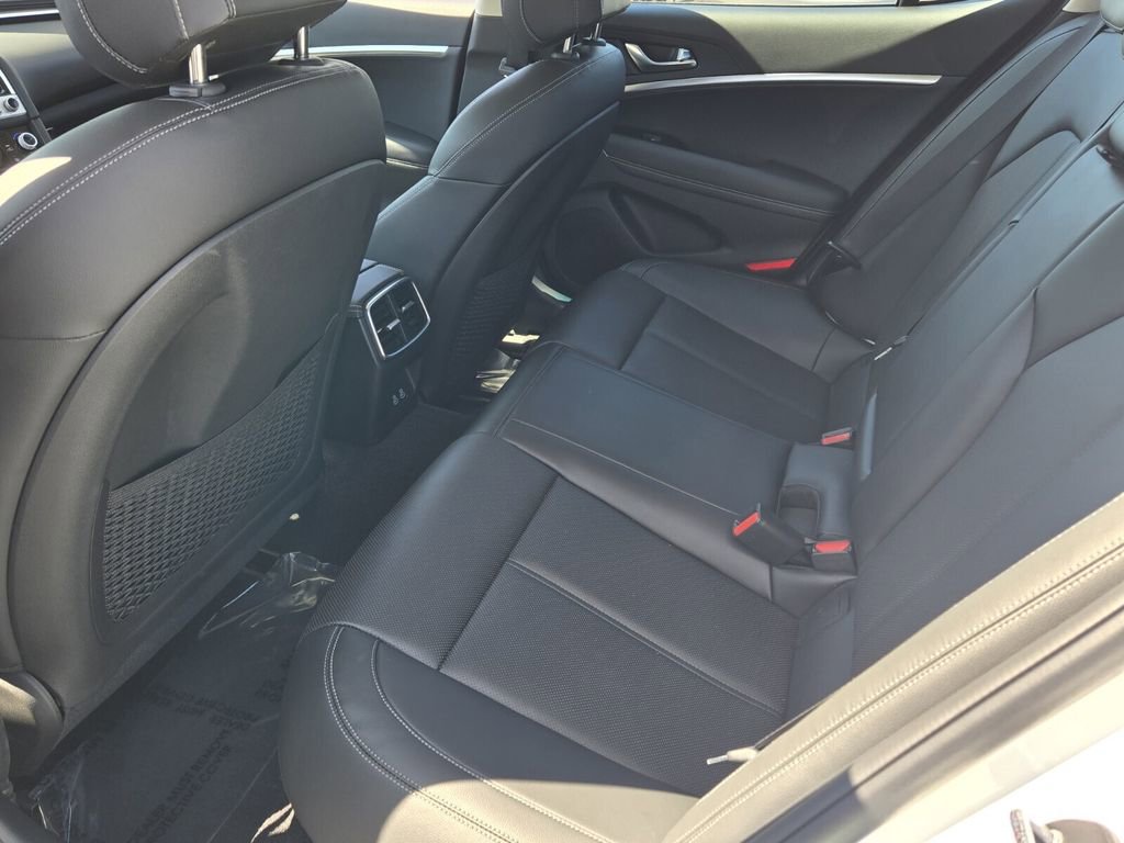 Used 2026 Genesis G70 2.5T RWD image 11